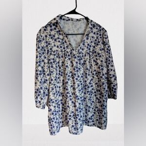 BOGO NWOT Ditsy Floral 3/4 Sleeve Collared Blouse- Large